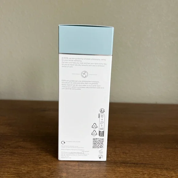 ESPA Hydrating Cleansing Milk. Scent Almond. - Picture 7 of 7